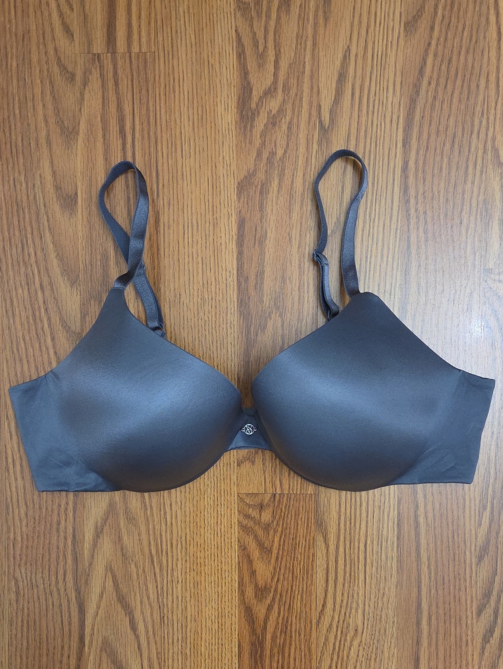 Victoria's Secret Very Sexy So Obsessed Smooth Plunge Push-Up Bra/ 38C